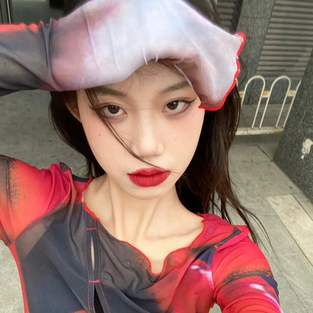 扬眉女导甘比茵